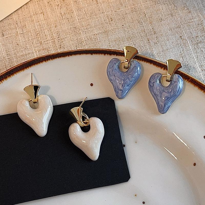 1 pair elegant heart shape three-dimensional alloy drop earrings