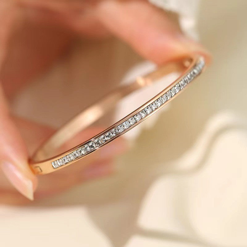 casual elegant luxurious solid color stainless steel polishing plating inlay rhinestones 18k gold plated bangle