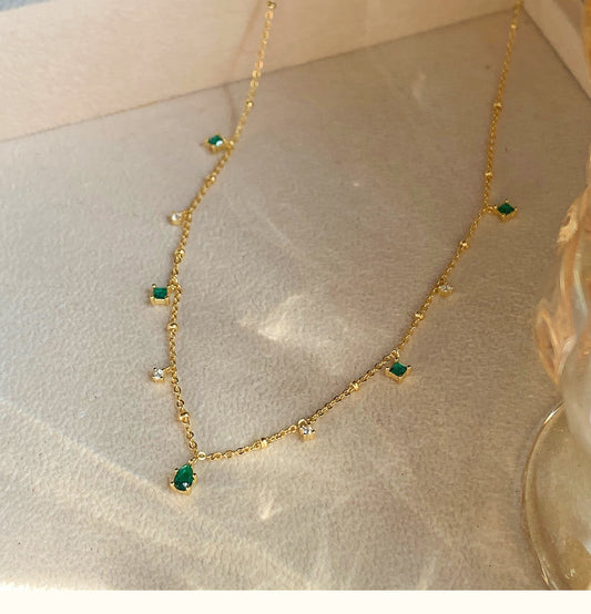 Retro high-end necklace simple gold-plated clavicle chain niche design necklace