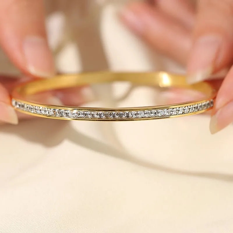 casual elegant luxurious solid color stainless steel polishing plating inlay rhinestones 18k gold plated bangle